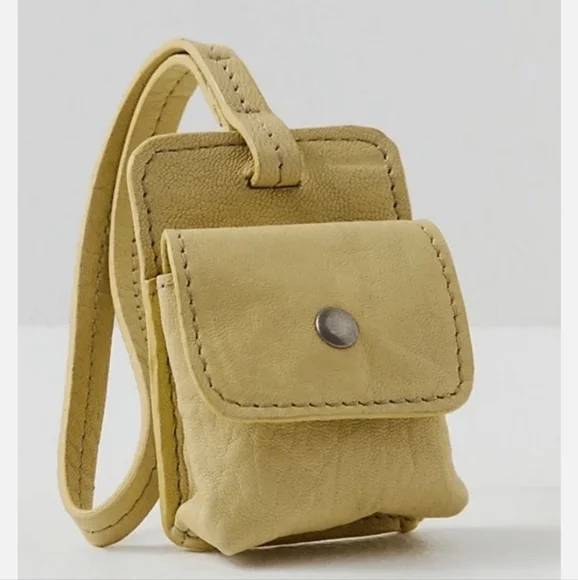 NWOT Free People Street Sounds Pod Clip - Picture 2 of 5